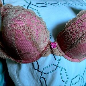 Victoria’s Secret lace push-up bra 36d